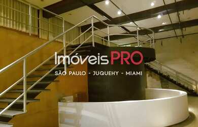 Imagem: O depósito possui 4 Vagas na garagem, 380m² de Área e está