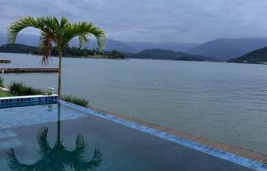 Imagem 9: Angra frente mar. Piscina, Churrasqueira, Acomodam 15 pessoase2 Vagas...