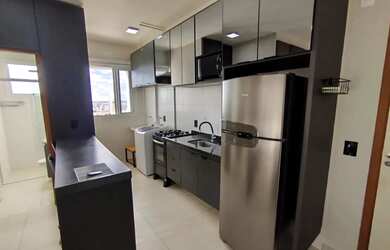 Imagem: O apartamento possui 1 Dormitório, 1 Banheiro, 1 Vaga na garagem