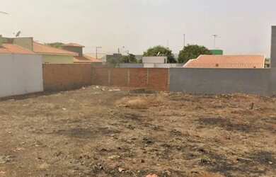 Imagem: O terreno possui 500m² de Área e está localizado em Parque