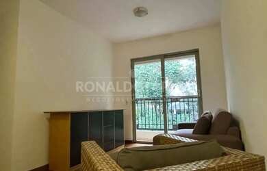 Imagem: O apartamento possui 3 Dormitórios, 1 Banheiro, 1 Vaga na garagem