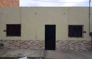 Imagem: A casa possui 2 Dormitórios, 1 Banheiro, 60m² de Área e