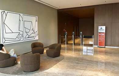 Imagem: O depósito possui 5 Vagas na garagem, 1.544m² de Área e