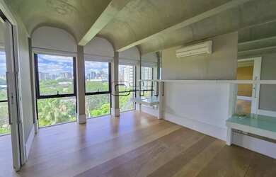 Imagem: O apartamento possui 5 Dormitórios, 5 Banheiros, 4 Vagas na