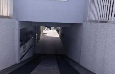 Imagem 3: LINDA CASA. Piscina, Varanda, 265m² de Áreae5 Vagas na garagem