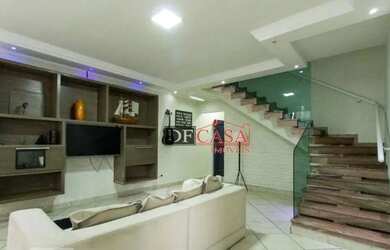 Imagem: A casa possui 3 Dormitórios, 3 Banheiros, 2 Vagas na garagem