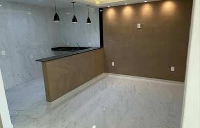 Imagem: A casa possui 2 Dormitórios e 1 Banheiro e está localizado