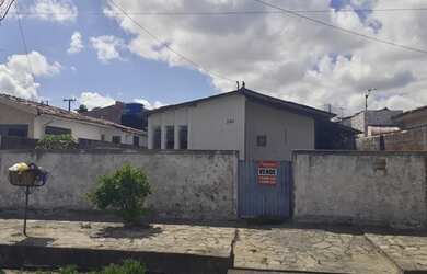 Imagem: O terreno possui 200m² de Área e está localizado em Funcionários