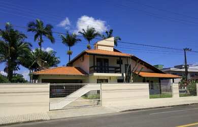 Imagem 1: CASAJARAGUÁ DO SUL. Varanda, 235m² de Área, 2 Vagas na garageme3 Dormitórios