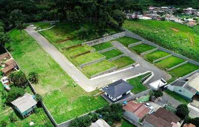 Imagem: O terreno possui 412m² de Área e está localizado em Roça