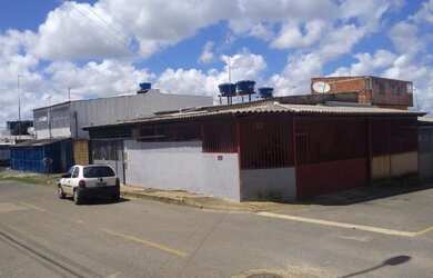 Imagem 2: Vendo lote de esquina com 3 moradias por R$160.000,00