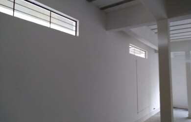 Imagem: O depósito possui 180m² de Área e está localizado em Jardim