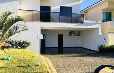 Imagem: A casa em condomínio possui 4 Dormitórios, 5 Banheiros, 4