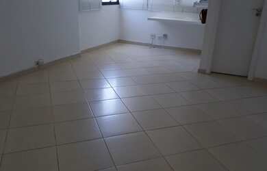 Imagem: O depósito possui 1 Vaga na garagem e 35m² de Área e está