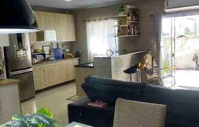 Imagem 7: Casa com loja em frente