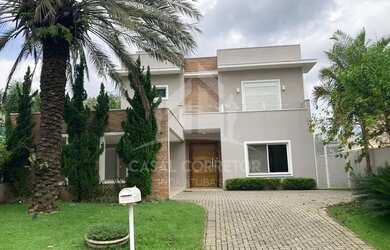 Imagem: A casa em condomínio possui 4 Dormitórios, 5 Banheiros, 4