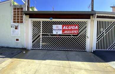 Imagem: A casa possui 2 Dormitórios, 2 Banheiros, 2 Vagas na garagem