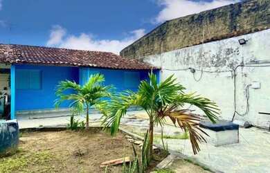 Imagem: A casa possui 2 Dormitórios, 1 Banheiro, 1 Vaga na garagem