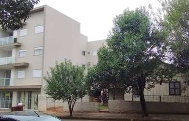 Imagem: A casa possui 3 Dormitórios, 2 Banheiros, 1 Vaga na garagem