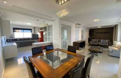 Imagem: O apartamento possui 3 Dormitórios, 2 Banheiros, 3 Vagas na