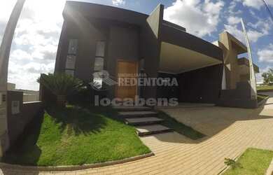 Imagem: A casa em condomínio possui 3 Dormitórios, 4 Banheiros, 2