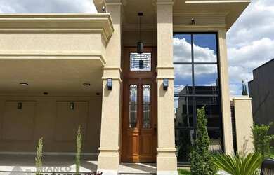 Imagem: A casa em condomínio possui 3 Dormitórios, 5 Banheiros, 4