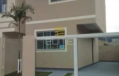 Imagem: A casa possui 2 Dormitórios, 2 Banheiros, 2 Vagas na garagem