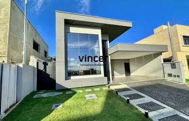 Imagem: A casa possui 3 Dormitórios, 5 Banheiros, 2 Vagas na garagem