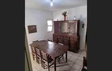 Imagem: A casa possui 3 Dormitórios, 4 Banheiros, 2 Vagas na garagem