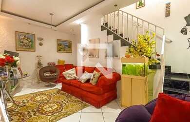 Imagem: A casa possui 2 Dormitórios, 1 Banheiro, 4 Vagas na garagem