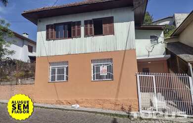 Imagem: A casa possui 1 Dormitório, 1 Banheiro, 35m² de Área e está