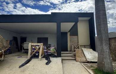 Imagem: A casa em condomínio possui 4 Dormitórios, 5 Banheiros, 3