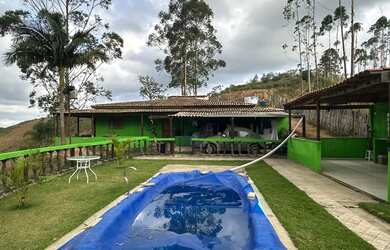 Imagem: A chácara possui 2.000m² de Área e está localizado em Jardim