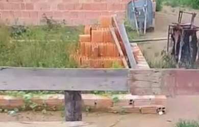 Imagem: A casa possui 1 Dormitório, 1 Banheiro, 36m² de Área e está