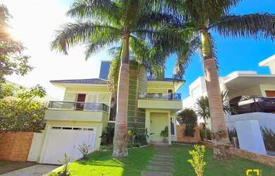 Imagem: A casa em condomínio possui 3 Dormitórios, 4 Banheiros, 3