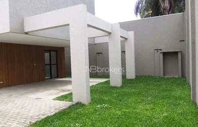 Imagem 9: SOBRADO TRIPLEX COM QUINTAL E JARDIM PRIVATIVO