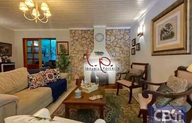 Imagem 9: Encantadora Casa com Localização Privilegiada no Coração de Itaipava, Toda Reformada, com