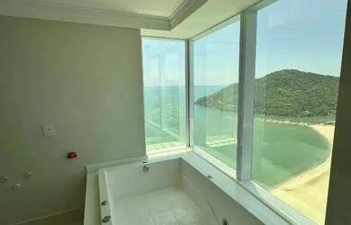 Imagem: O apartamento possui 4 Dormitórios, 5 Banheiros, 4 Vagas na