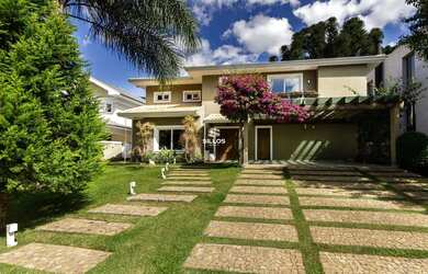 Imagem: A casa em condomínio possui 5 Dormitórios, 5 Banheiros, 4