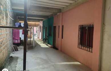 Imagem: A casa possui 5 Dormitórios, 5 Banheiros e 1 Vaga na garagem