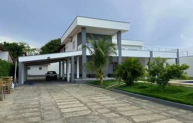 Imagem: A casa possui 4 Dormitórios, 5 Banheiros e 500m² de Área