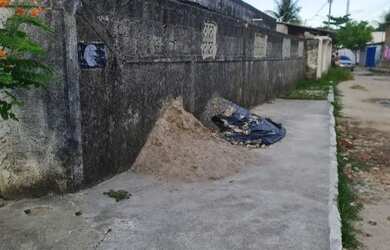 Imagem 2: Vendo ou troco. Varanda, Área de serviço, 1 Banheiroe3 Dormitórios