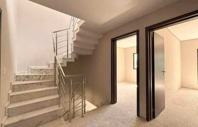 Imagem 6: Sobrado à venda,próximo ao Shopping Palladium e Muffato MAX