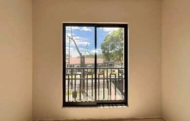 Imagem 2: Sobrado à venda,próximo ao Shopping Palladium e Muffato MAX