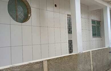 Imagem: A casa possui 1 Dormitório, 2 Banheiros e está localizado