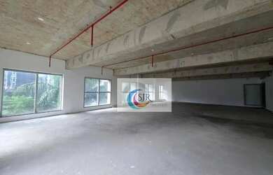 Imagem: O depósito para alugar possui 5 Vagas na garagem e 4000m²