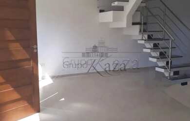 Imagem: A casa em condomínio possui 2 Dormitórios, 2 Banheiros, 2