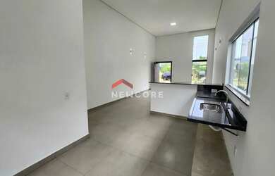 Imagem: A casa em condomínio possui 3 Dormitórios, 3 Banheiros, 2