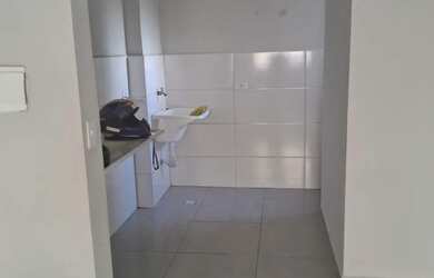 Imagem: O apartamento possui 2 Dormitórios, 1 Banheiro e 1 Vaga na