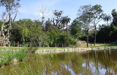 Imagem: O terreno possui 1.000m² de Área e está localizado em Gran